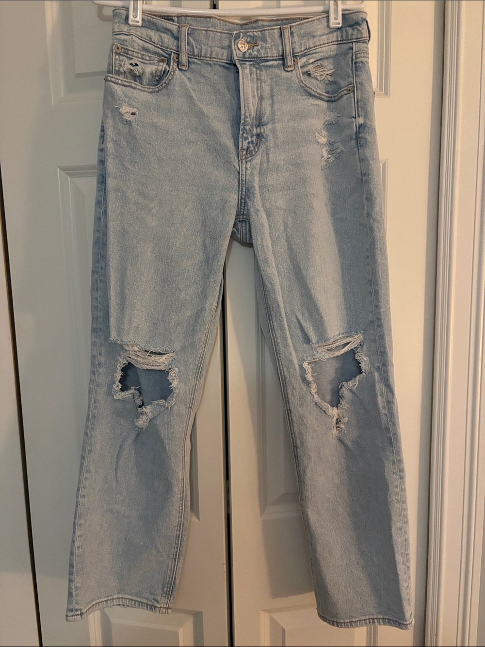 American Eagle Outfitters Light Blue Distressed Straight Leg Jeans